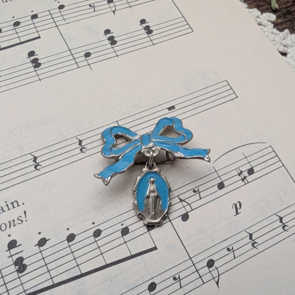 Vintage Religious Blue and Silver Bow Brooch with Pendant - Picture 3 of 7